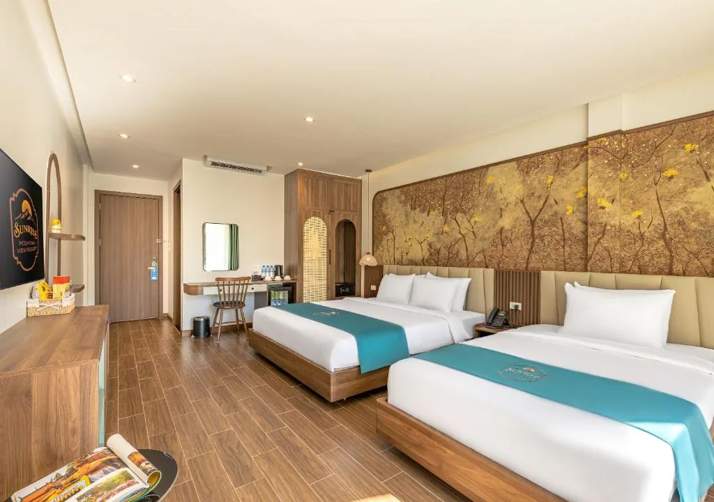 Triple Room with Pool View — Sunrise Mountain View Resort